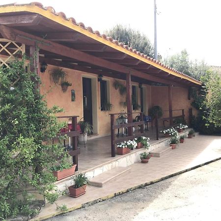 Domu De Palla- Iun-E5167 Bauladu Luaran gambar