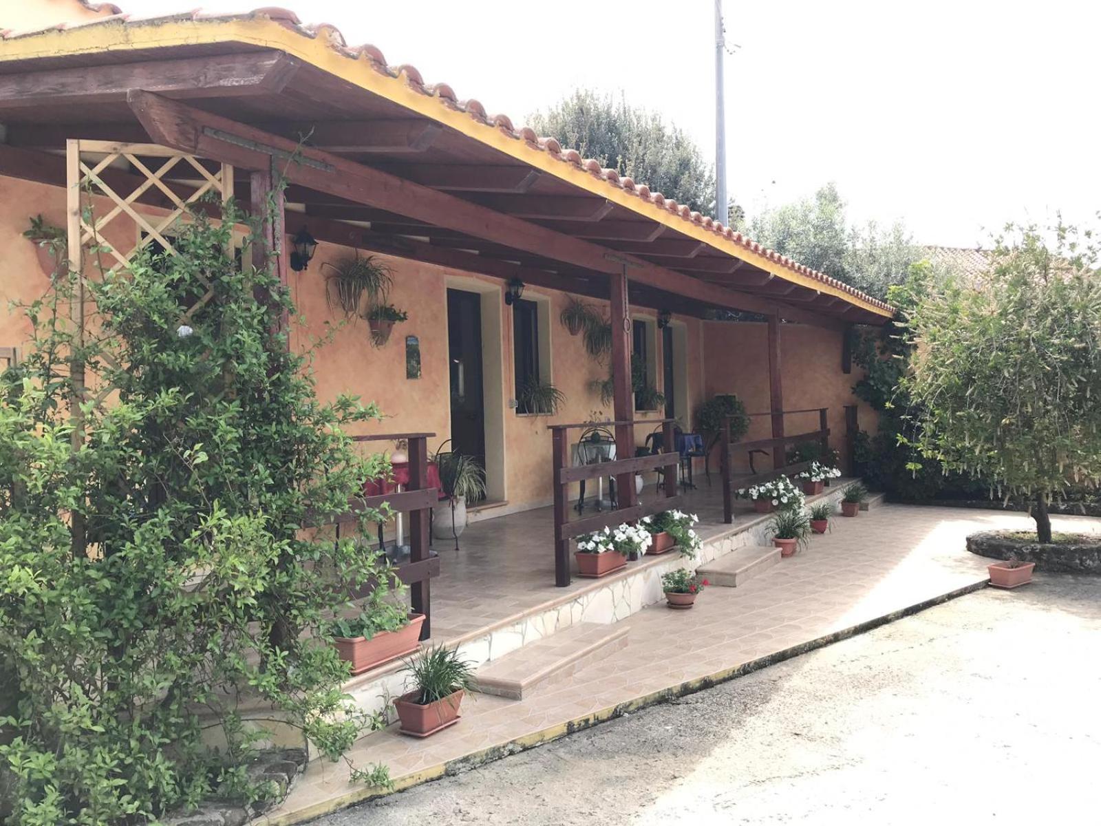 Domu De Palla- Iun-E5167 Bauladu Luaran gambar