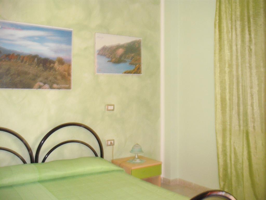 Domu De Palla- Iun-E5167 Bauladu Bilik gambar