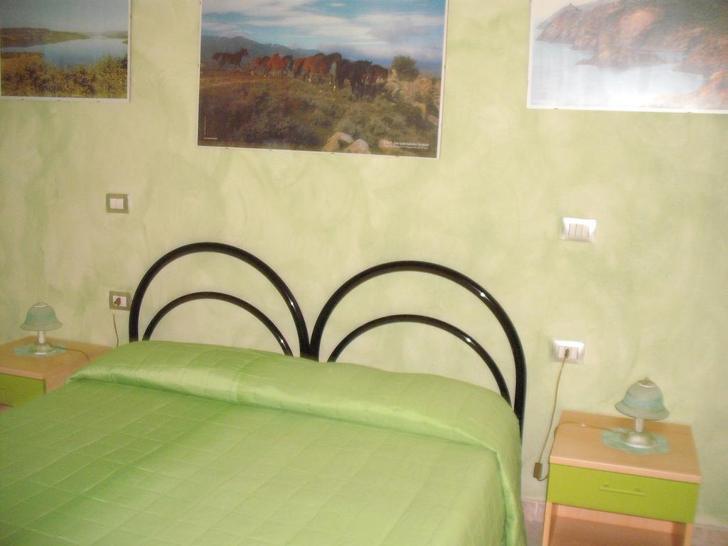 Domu De Palla- Iun-E5167 Bauladu Bilik gambar