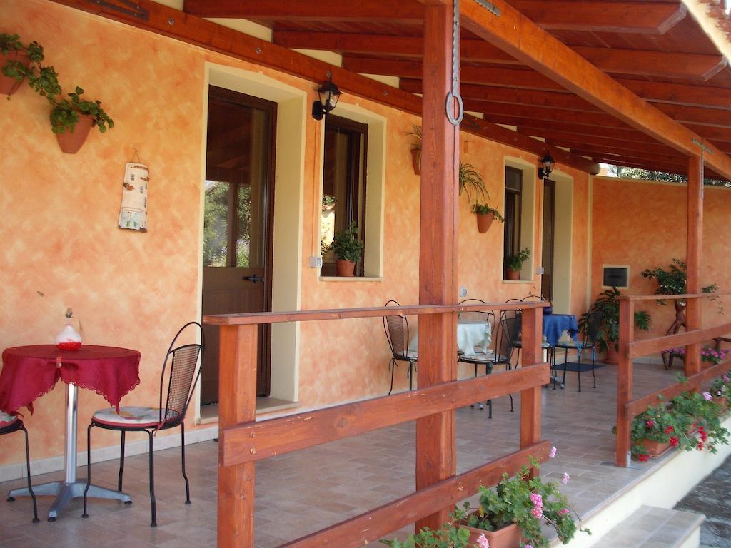Domu De Palla- Iun-E5167 Bauladu Bilik gambar